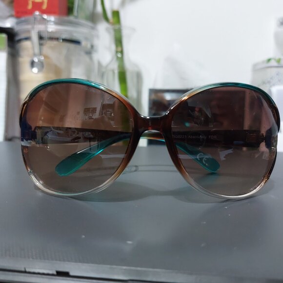 Foster Grant Sunglasses Multi Colored Nice Style - Picture 2 of 8